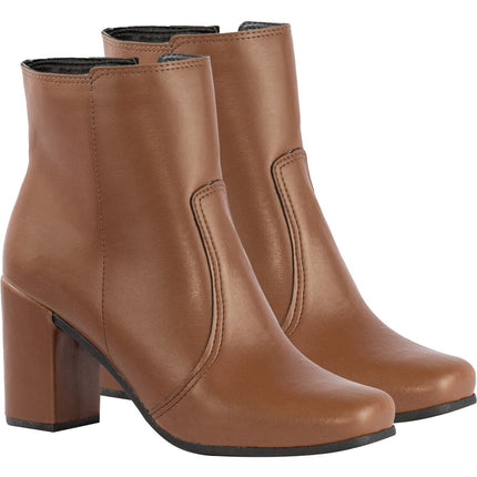 Bota de tacón grueso con punta cuadrada