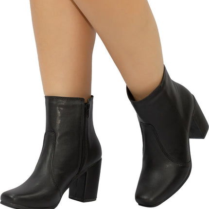 Bota de tacón grueso con punta cuadrada