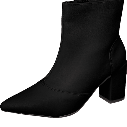 Bota de tacón hasta media pantorrilla y punta puntiaguda