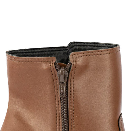 Bota de tacón grueso con punta cuadrada