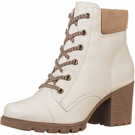 Botín con suela dentada y caña corta.