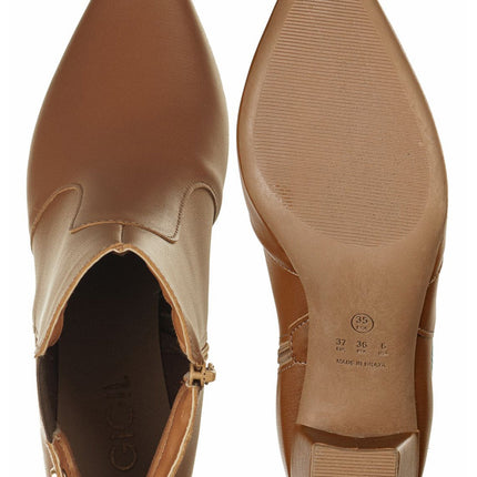 Bota de punta puntiaguda con tacón grueso