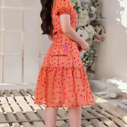 Vestido Antonia estampado con delicados corazones en el estampado.