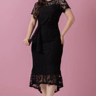 Vestido Mullet Negro en Encaje Noronha, forrado y con cremallera invisible.