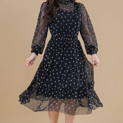 Vestido de tres niveles en tul de lunares.