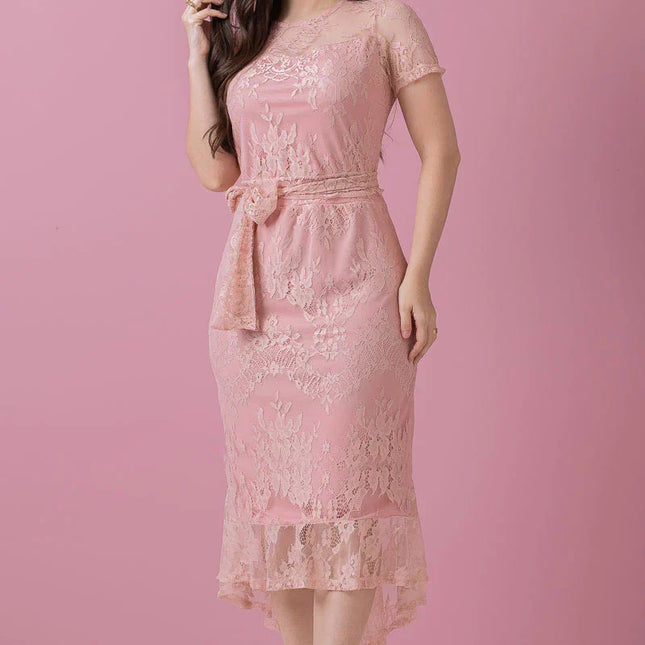 Vestido mullet de encaje rosa con forro.