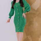 Vestido tubo de manga larga en tejido de punto de color verde.